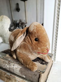 Oud konijntje /old stuffed bunny