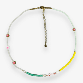 Short necklace 11