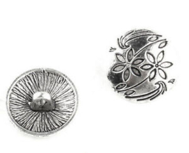 Zilver kleurige Knopen 17mm met Bloem motief