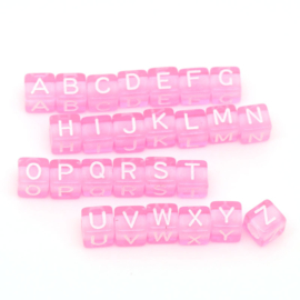Mix van 100 Vierkante  Roze Letter Kralen 6mm