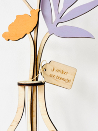 Vaasje met bloemen 04