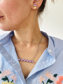 Nina oorstekers lila- oker- natuurkleur