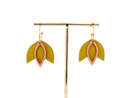 Flore oorhangers olive- coral- gold