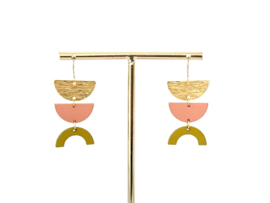 Jackie oorhangers gold- coral- olive