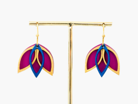 Flore oorhangers fuchsia- gold- blue