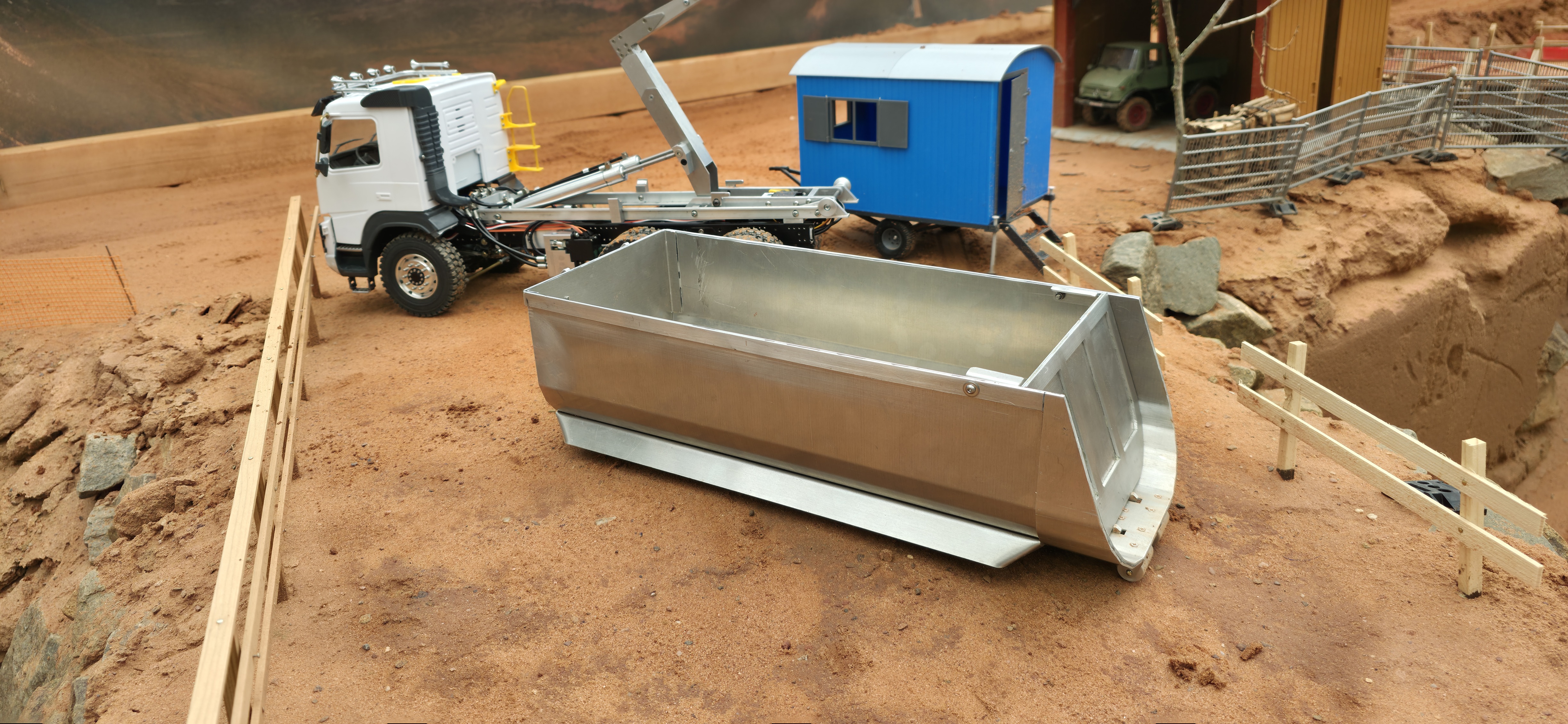Half Pipe Container