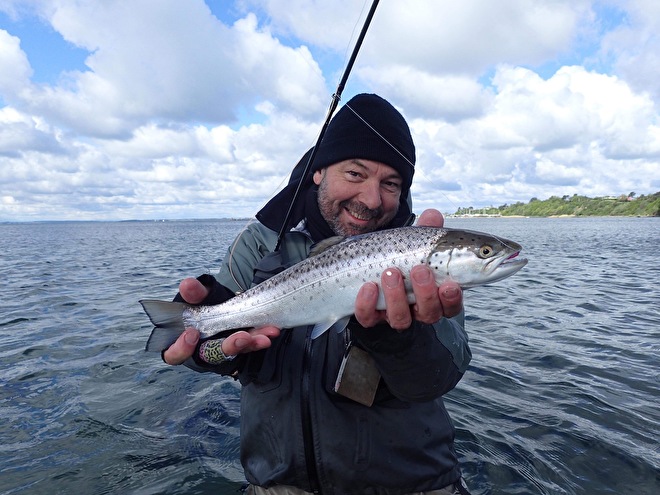 FLY TYING TROUT FLIES - PRO STAFF ON THE BENCH: SUPER HEAVY SQUIRMY JIG FLY  WITH RICK PASSEK 