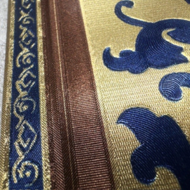 Klassieke Elegantie: Blauwe Gouden Behangrand met Subtiele Bladpatronen
