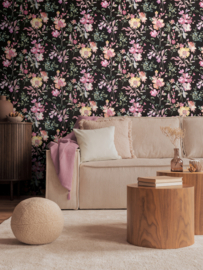 COSMOLiving - Vliesbehang met speels bloemenpatroon