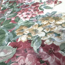 Engelse bloemen behangrand draperie