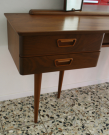 MID CENTURY KAPTAFEL