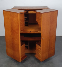 MUMMENTHALER  AND MEIER MAGIC  BOX