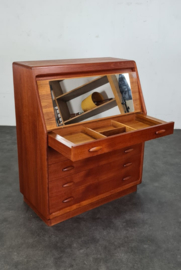 DYRLUND SECRETAIRE , KAPTAFEL