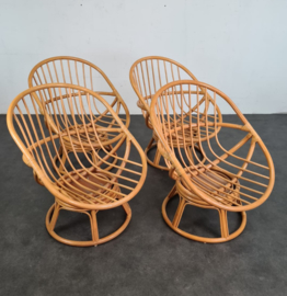 VINTAGE ROTAN EGG-CHAIR