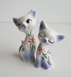 VINTAGE POEZEN BEELDJES