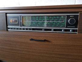 VINTAGE GRUNDIG RADIOMEUBEL