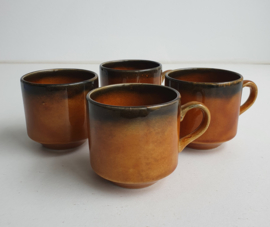 VINTAGE BEKERS
