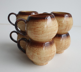 VINTAGE BEKERS