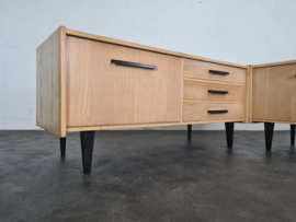 VINTAGE SIDEBOARD , HOEKKAST