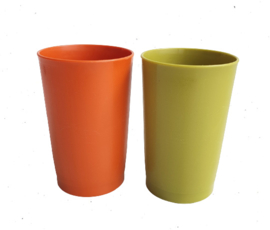 VINTAGE TUPPERWARE BEKERS