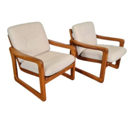 VINTAGE FAUTEUIL, POUL JEPPENSEN FOR DYRLUND, DENMARK, 1960S