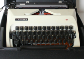 VINTAGE TYPEMACHINE