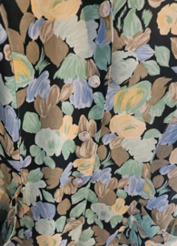 Luchtige damesblouse met bloemenprint en praktische zakken - Size: 40