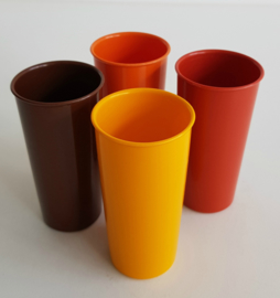 VINTAGE TUPPERWARE BEKERS