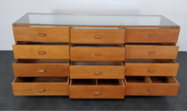 OUDE VINTAGE TOONBANK