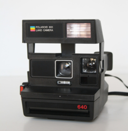 VINTAGE POLAROID CAMERA 840