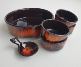 VINTAGE SCHAALTJES, PINDA SET