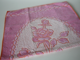 VINTAGE HANDDOEK ROZE