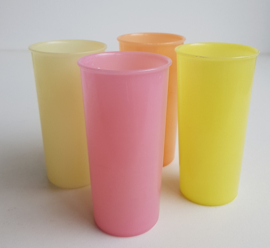 VINTAGE PASTEL TUPPERWARE BEKERS