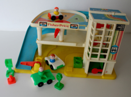 FISHER PRICE GARAGE