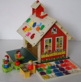 VINTAGE FISHER PRICE SCHOOLTJE