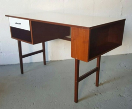 VINTAGE BUREAU