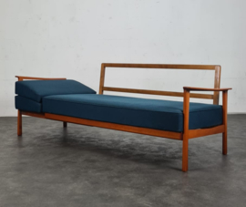 VINTAGE BANK , DAYBED KNOLL