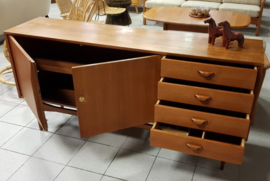 VINTAGE TEAK SIDEBOARD