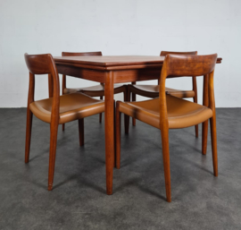 NIELS O MOLLER, MODEL 77