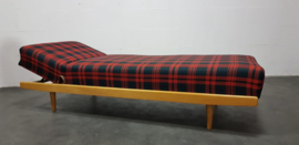 VINTAGE DAYBED