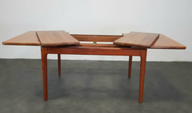 VINTAGE DEENSE EETTAFEL ,NIELS BACH GLOSTRUP