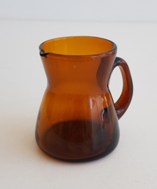 VINTAGE GLAZEN MELKKANNETJE