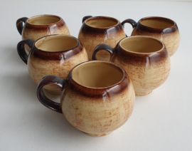 VINTAGE BEKERS