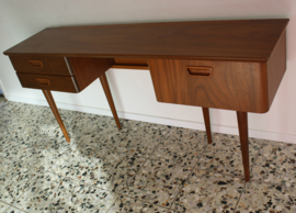 MID CENTURY KAPTAFEL