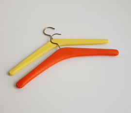 VINTAGE KLEERHANGERS