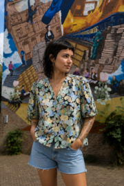 Luchtige damesblouse met bloemenprint en praktische zakken - Size: 40