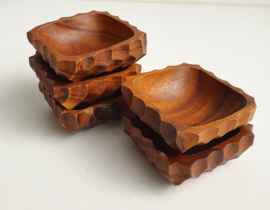 VINTAGE HOUTEN SCHAALTJES