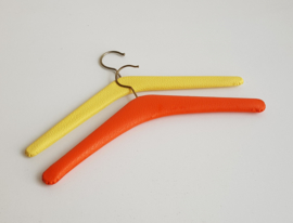 VINTAGE KLEERHANGERS