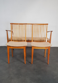 VINTAGE EETKAMER SET, SPIJLENBANK & STOELEN