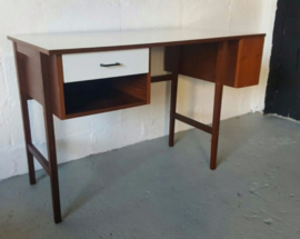 VINTAGE BUREAU